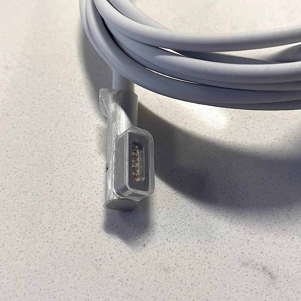 Apple, 85W MagSafe Power Adapter, For MacBook Pro